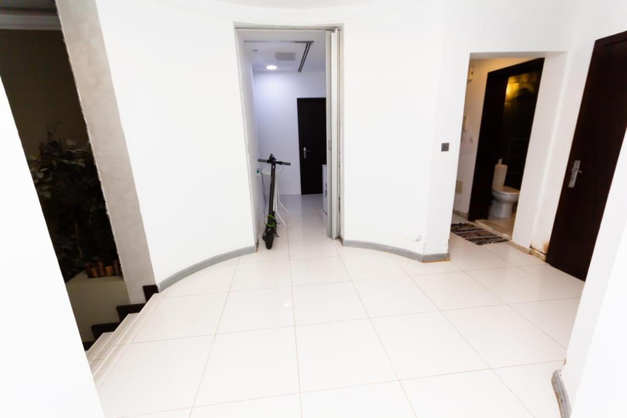 Small Budget Rooms For 'Girls' Only In Dubai, Marina Buitenkant foto