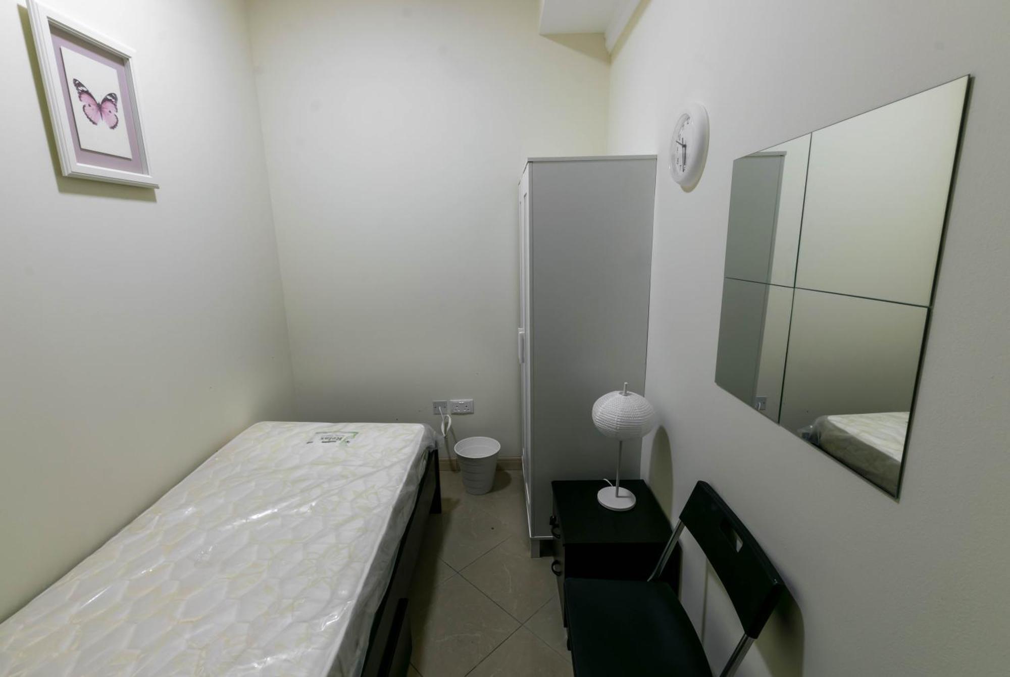 Small Budget Rooms For 'Girls' Only In Dubai, Marina Buitenkant foto